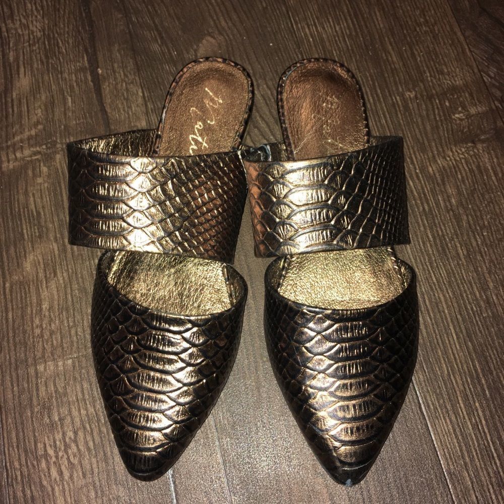 Matisse Berlin Bronze slip on, pointy toe shoes